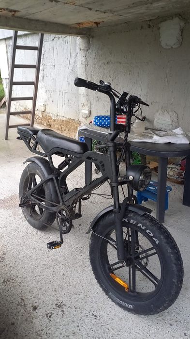 Vând bicicleta electrica v20