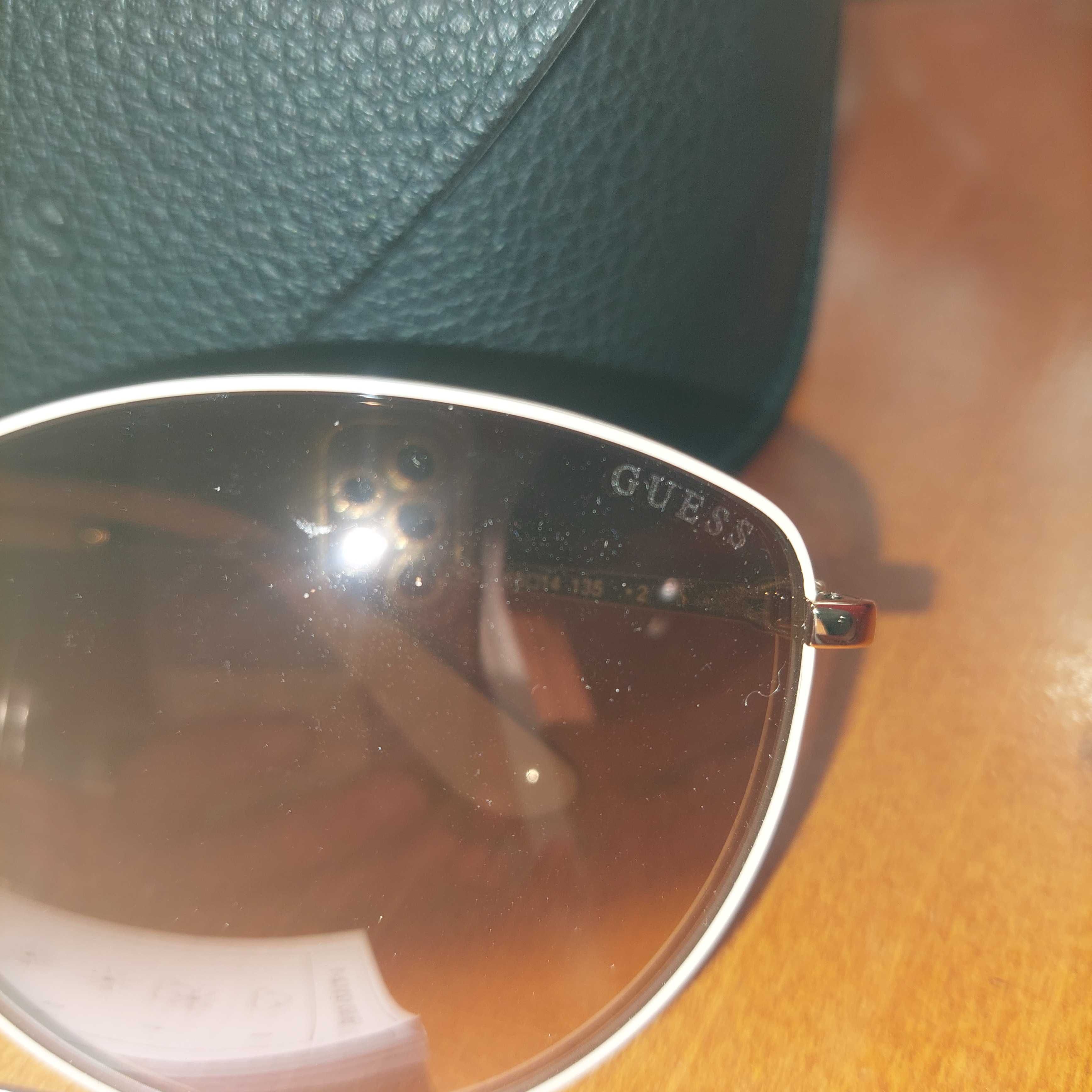 Оригинални дамски слънчеви очила Guess