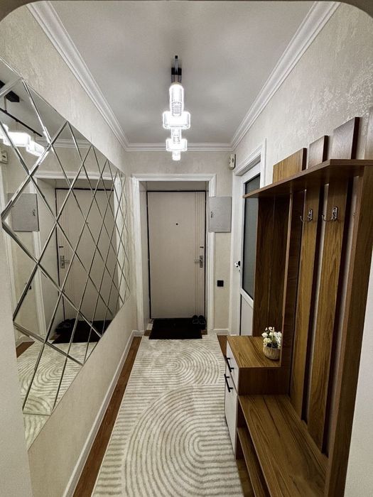 Продаётся М. Новза 2в3 2этаж. Кирпич Б 2*6.