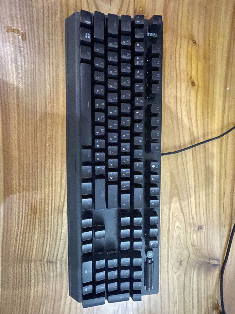 Клавиатура Razer blackwindow v3 green switch и мышка в подарок !!!