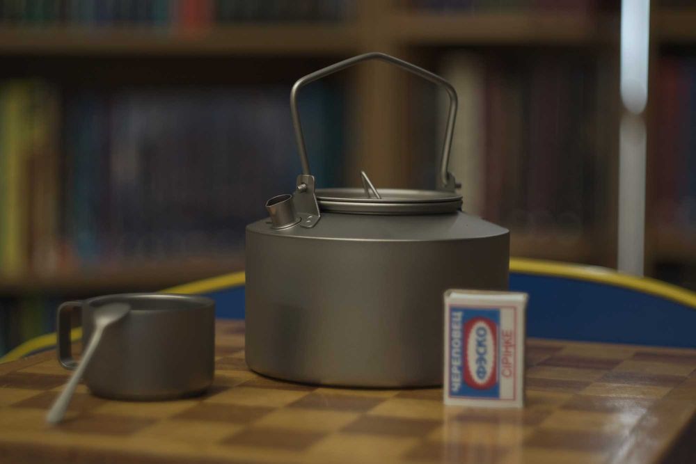 Титановый чайник и титановая щепочница, кружка