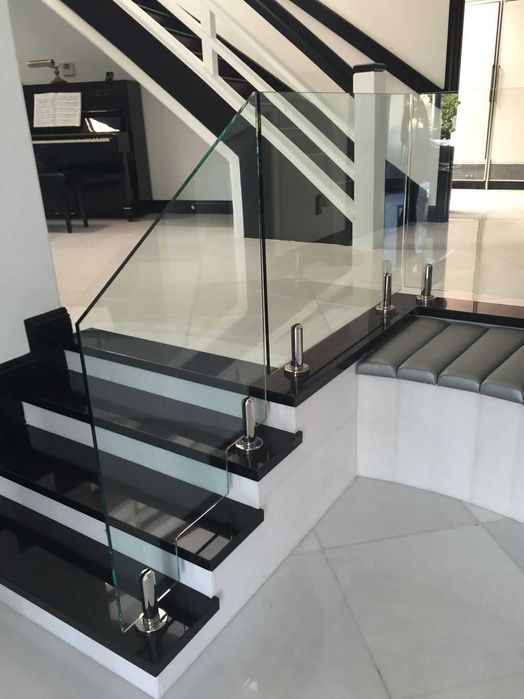 Balustrada de sticla