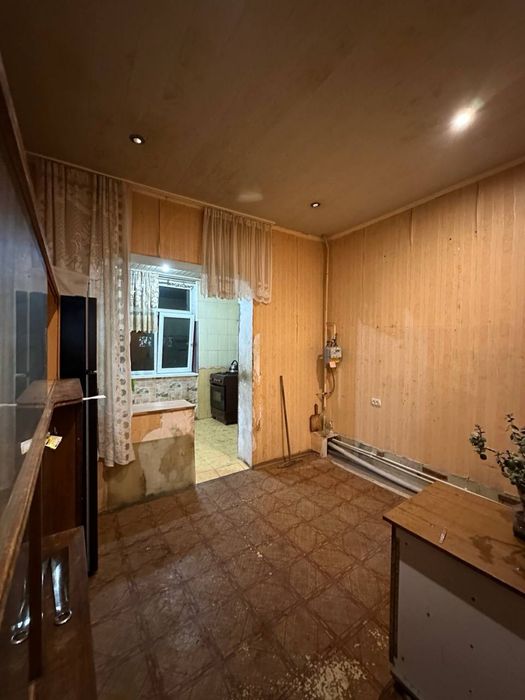 СРОЧНО Продается 5 комнатная  квартира, Массив куйлюк-5