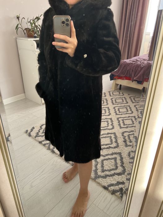 Норковая шуба черного цвета