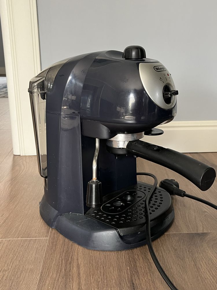 Кофеварка delonghi