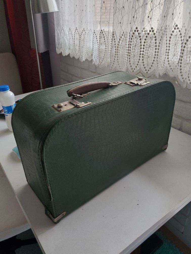 Ретро ръчна шевна машина