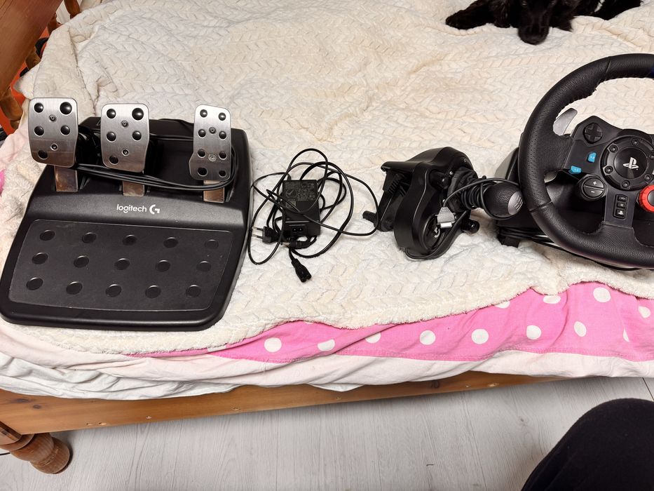 Продавам Logitech G29 – отлично състояние