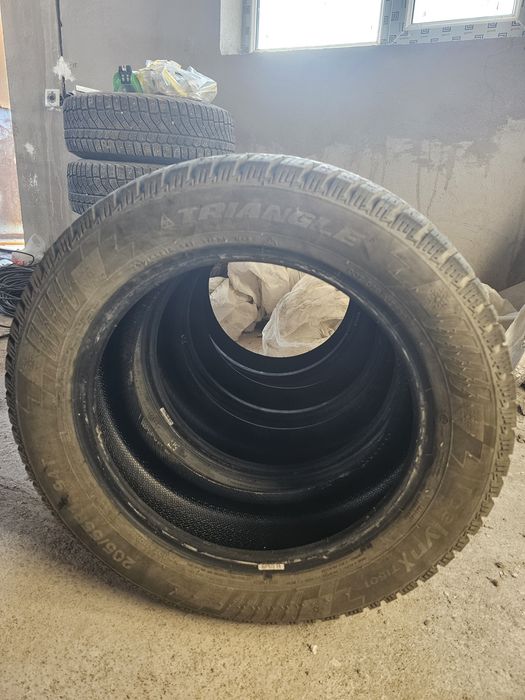Triangle Покрышки зимние с шипами 15х205х55, состояние б/у,.