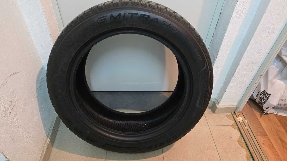 Зимни гуми Maxxis 235 55 19
