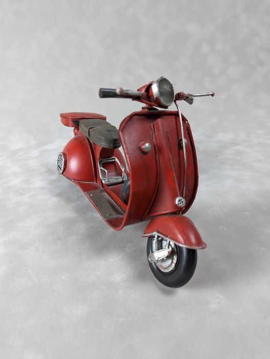 Jucarie sau obiect de colectie - scuter metalic vintage retro