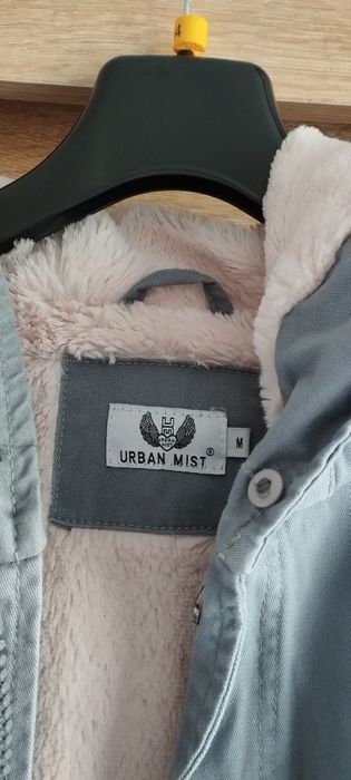 Яке паркаразмер Л сиво
