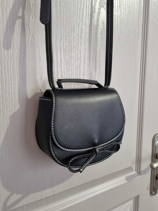 Дамска черна чанта Pull & Bear