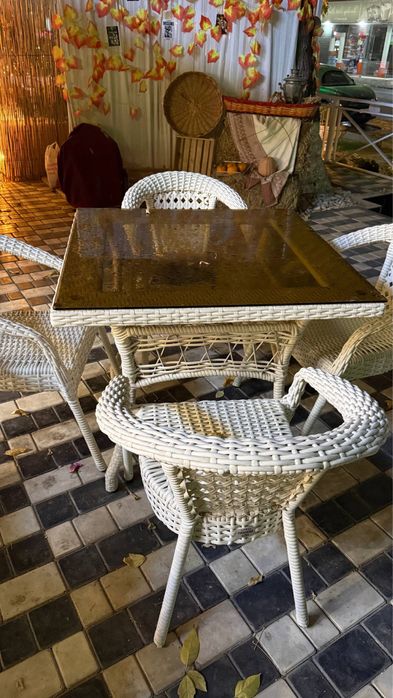 Стол стул сотилади