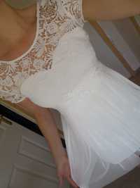 Бяла ефирна рокля