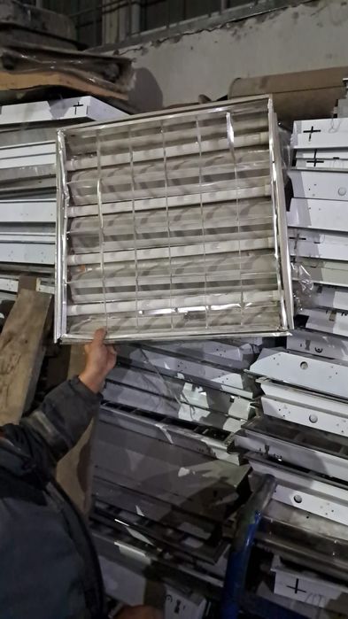 Светельник б/у на 4 лампы