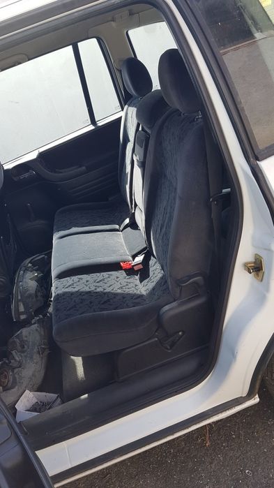 Продавам Опел зафира на части