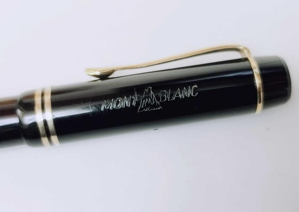 Stilou Montblanc 324 rar , penita aur 14K, piston telescopic, Germania
