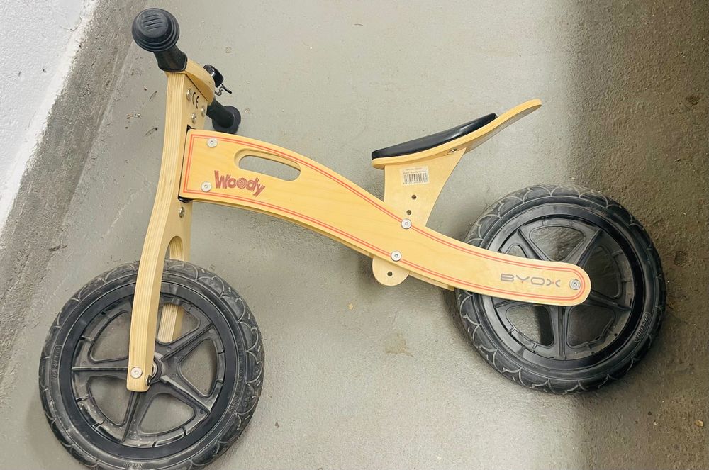 Продавам баланс колело byox woody