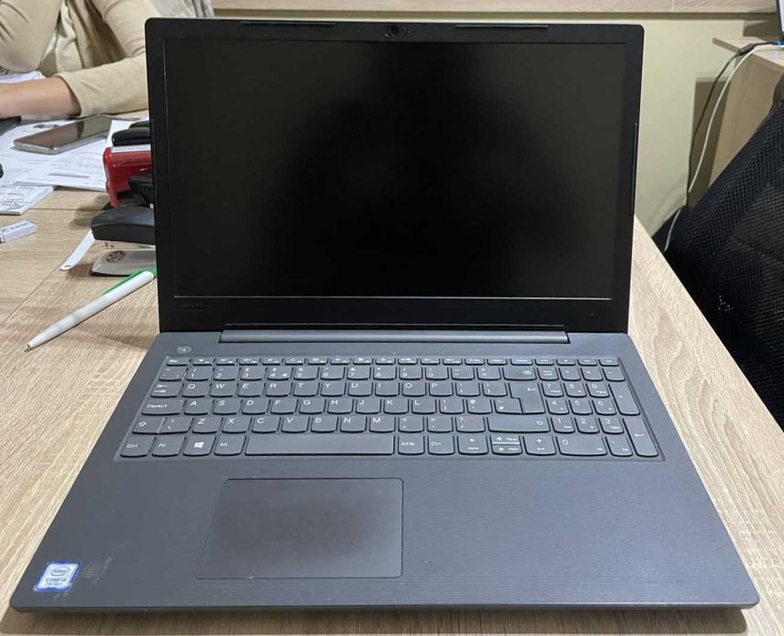 Лаптоп Lenovo V130-15IKB