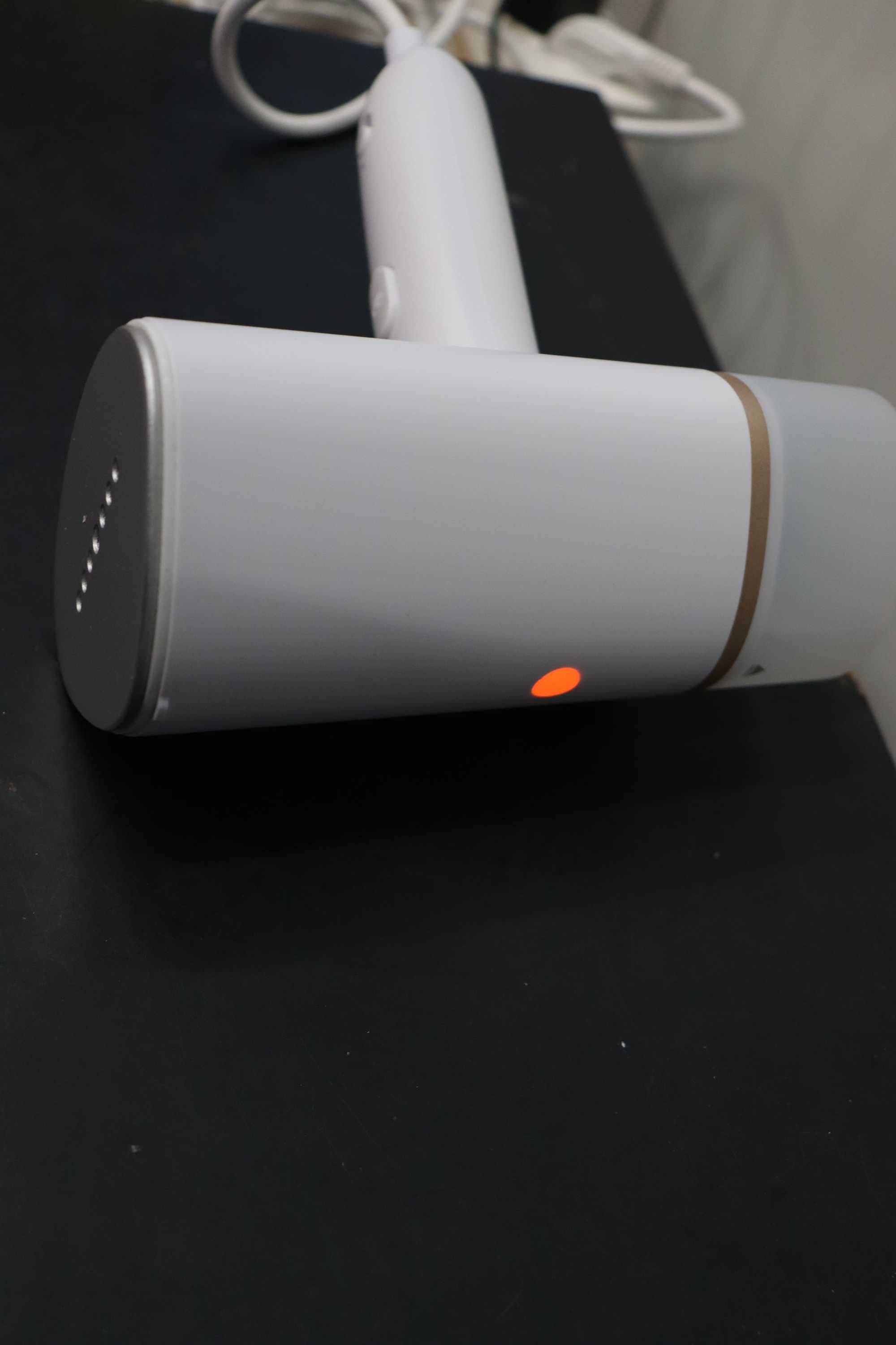 Уред за гладене с пара Philips STH3020/10, 120мл резервоар, 1000W
