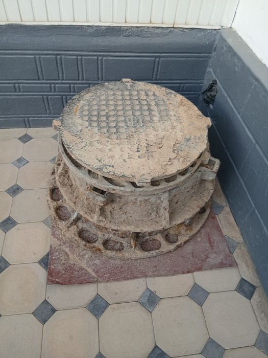 Люк канализационный