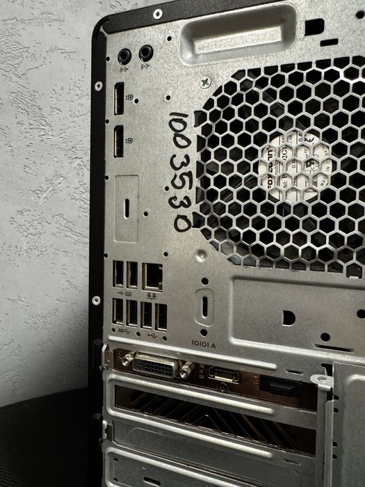 PC HP 600 G3 MT i5-7600K, 32GB RAM, Placa Video 1050ti SSD NVMe, Win11