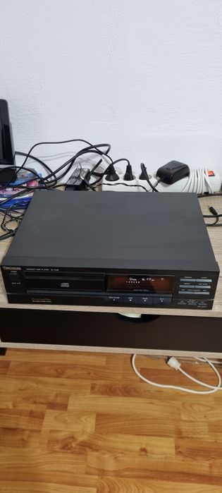 Dublu deck si cd player Technics, dimensiune mai mica