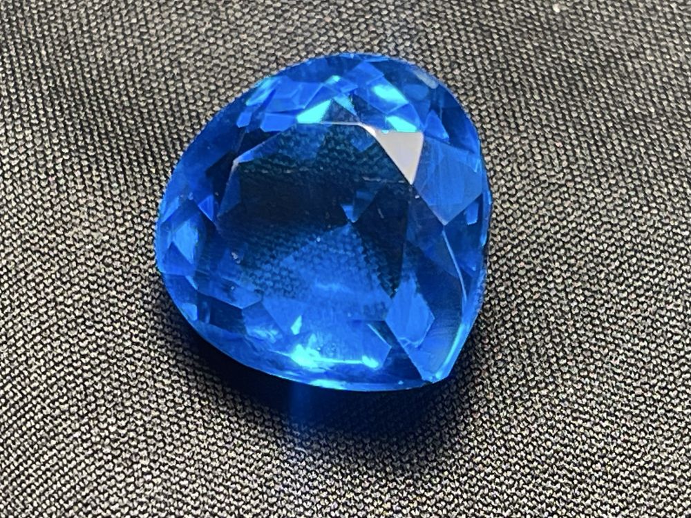 Topaz Natural Albastru Certificat - 24.0 Ct - Ideal pentru Bijuterii