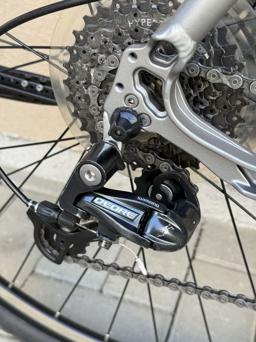 Bicicleta UNIVEGA TERRENO 300, cadru aluminiu.