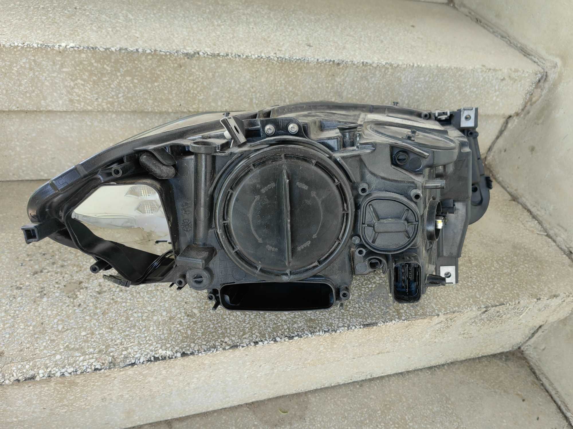 Фар BMW F10 F11 5-ца Bi-Xenon LED /Фар БМВ Ф10 Ф11 Оригинален