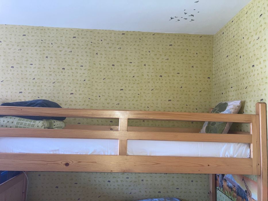 Дървено легло - втори етаж с чекмеджета