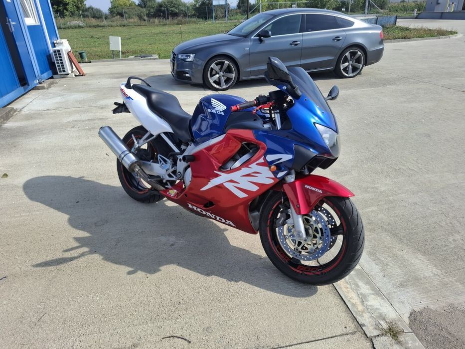 Honda cbr 600 f4
