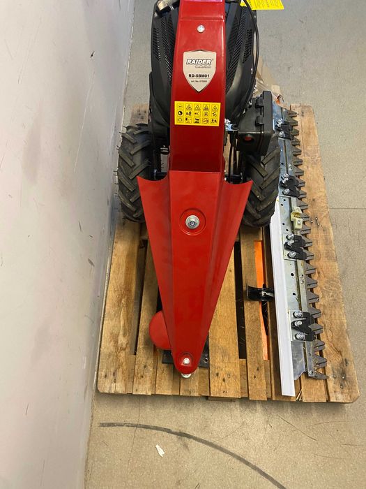 Косачка бенз. палцова за висока трева 174cc 3kW (4hp) 1070mm 3000m2