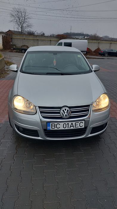 Vând Volkswagen jetta