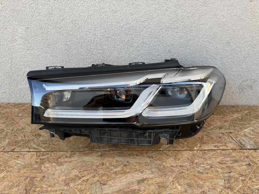Far stanga BMW Seria5 G30 G31 LCI Facelift Full LED Adaptiv Original