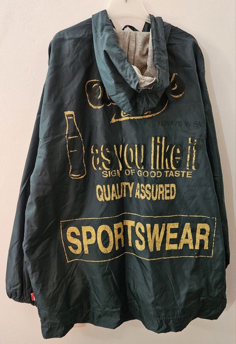 Geaca Coca Cola, nu Jordan, nu Nike, Adidas, Levi's, Gucci, Armani, To