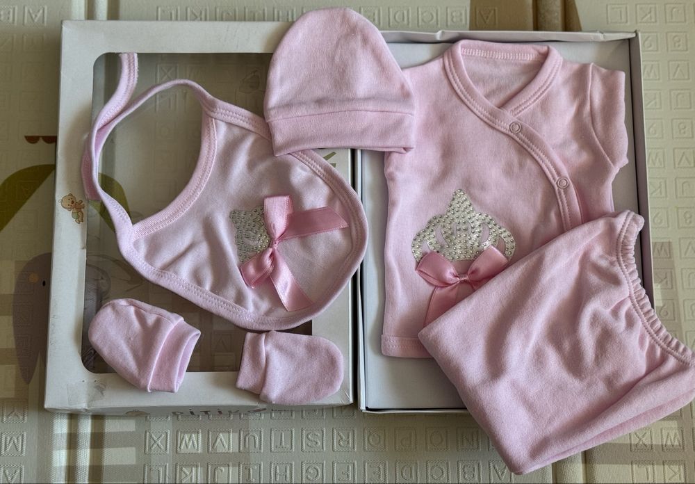 Бебешки комплект от 5 части Нов