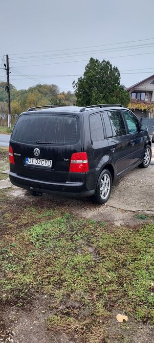 Vând Volkswagen Touran