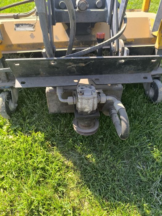 Perie pentru tractor gazon