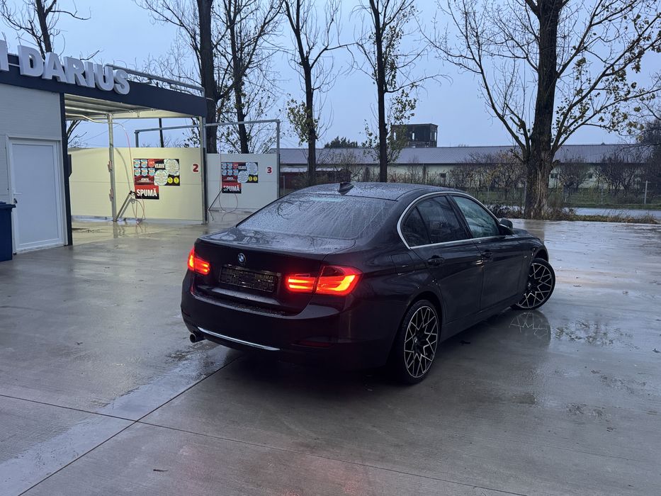 Bmw Automat/bi xenon/piele/navi mare/camera/Luxury line/rate