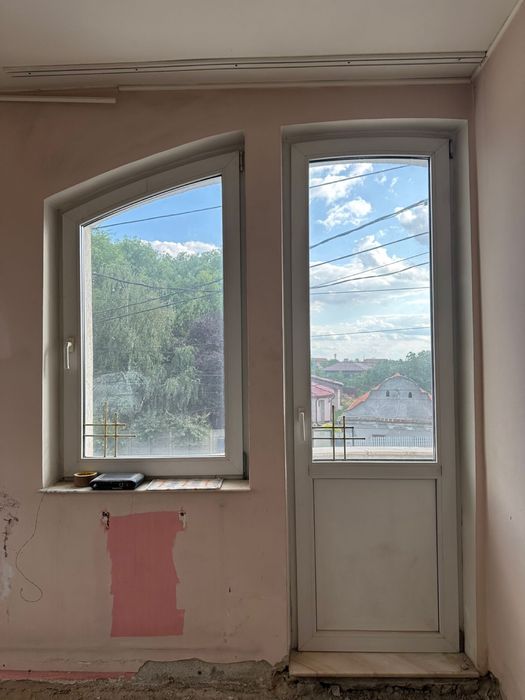 Uși termopan PVC exterior – modele elegante cu boltă