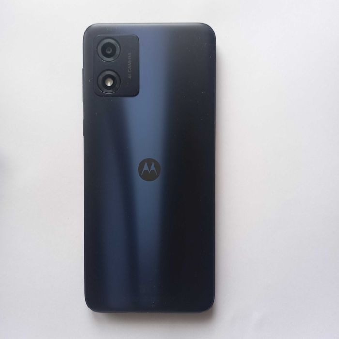 Чисто НОВ! Motorola moto E13
