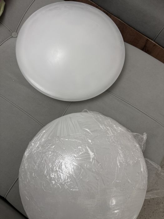 Продам Потолочный плафон для ванной туалета за 2500