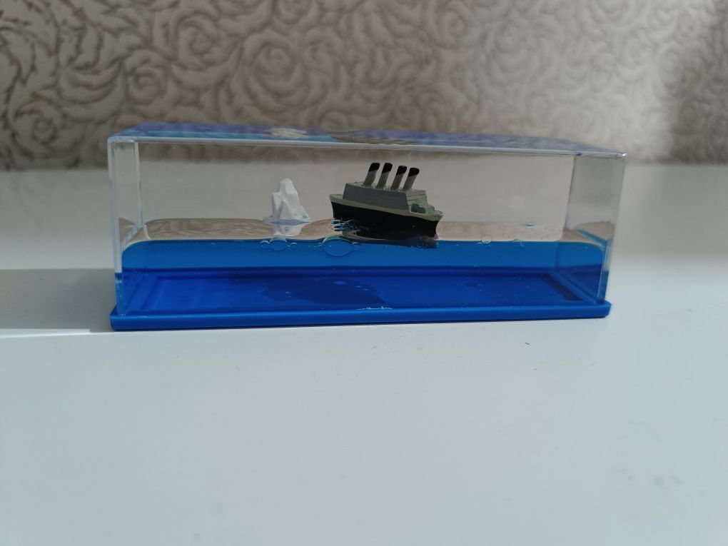 Титаник Сувенир антистресс в жидкости акриловый игрушка Джелли