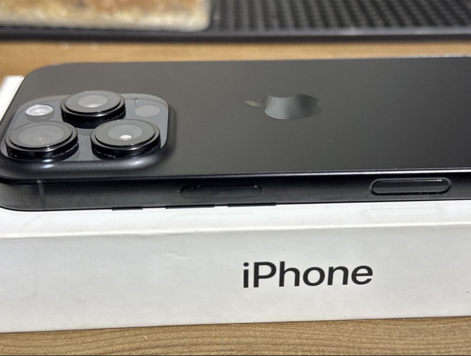 Продам Iphone 16 pro 128gb либо обмен на 17 pro