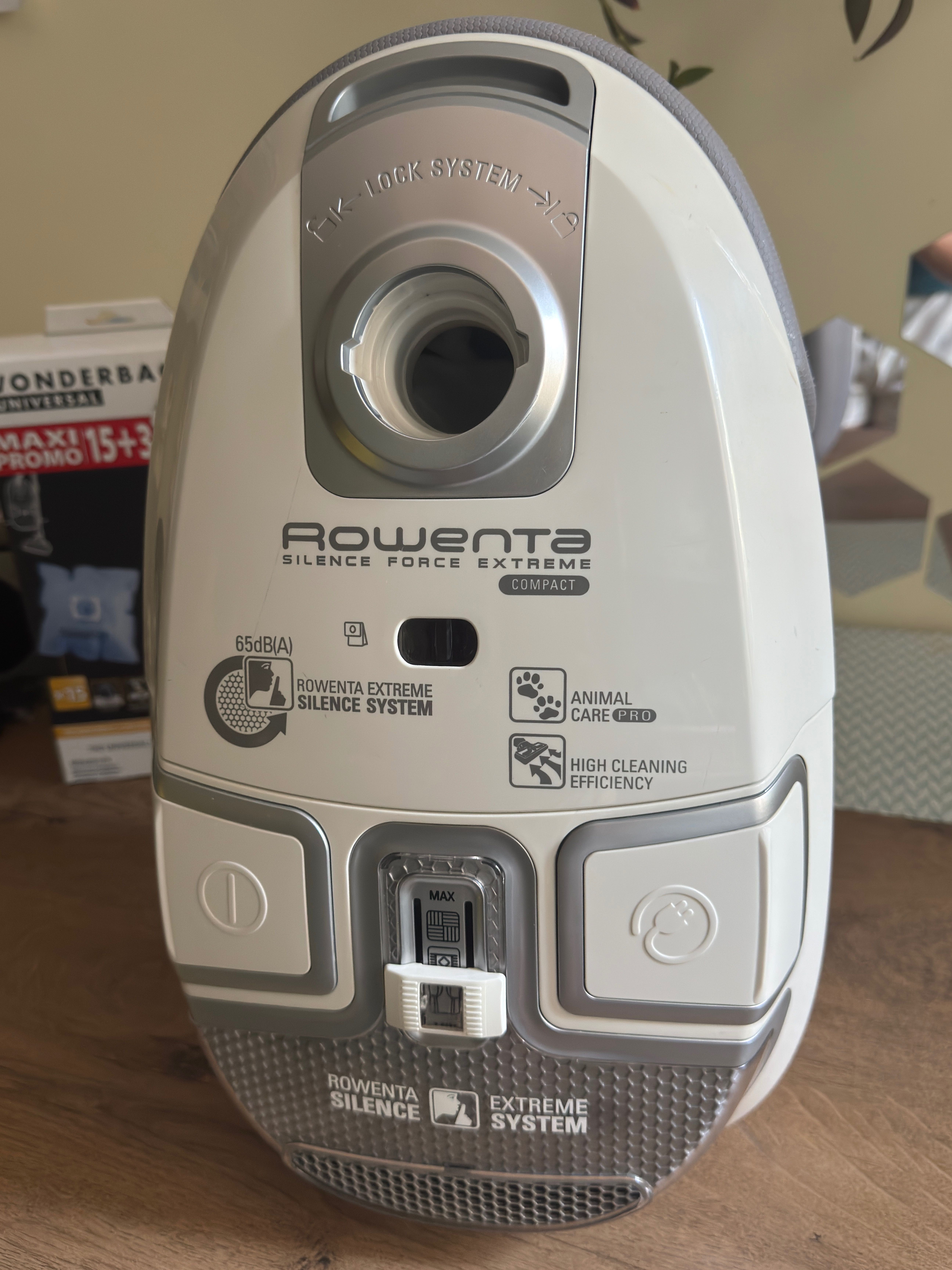 Rowenta Silence Force с четка за животни