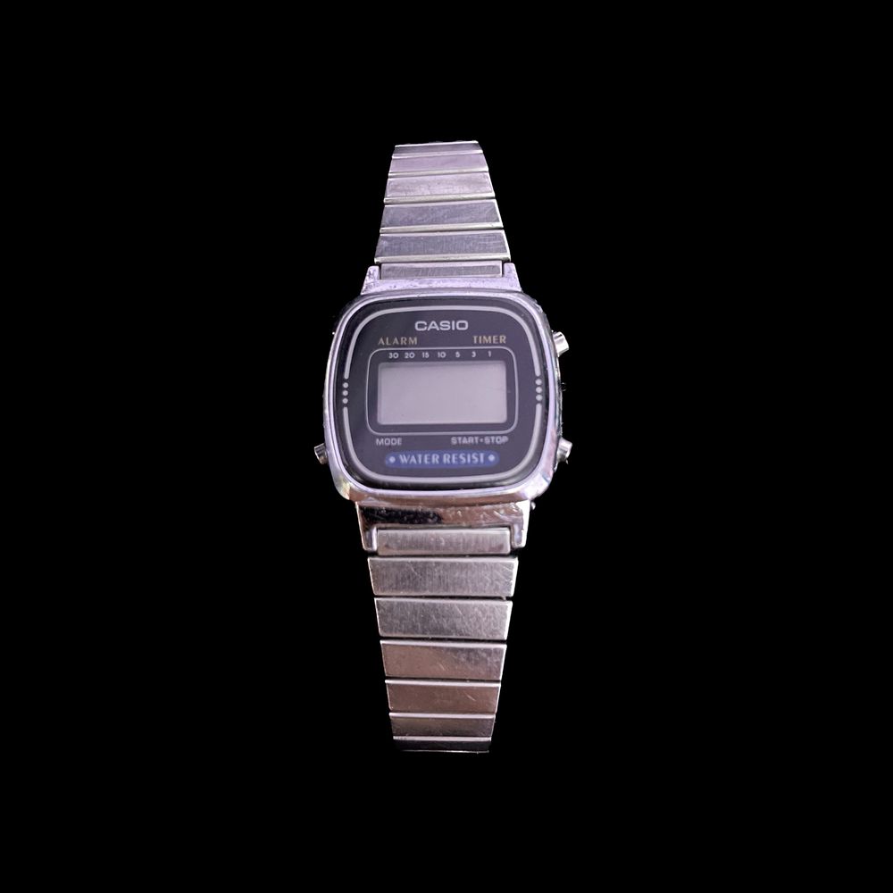 CASIO     LA670W