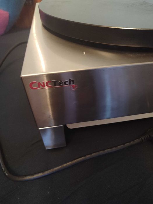 Професионална електрическа машина  котлон за палачинки 40см като нова