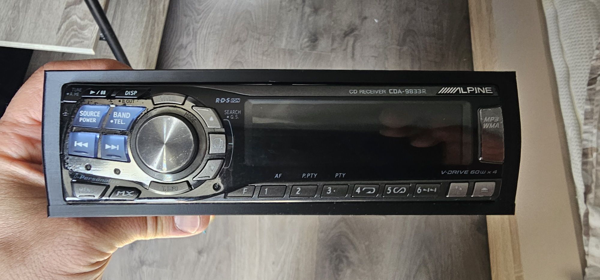 Продавам Alpine cda-9833r
