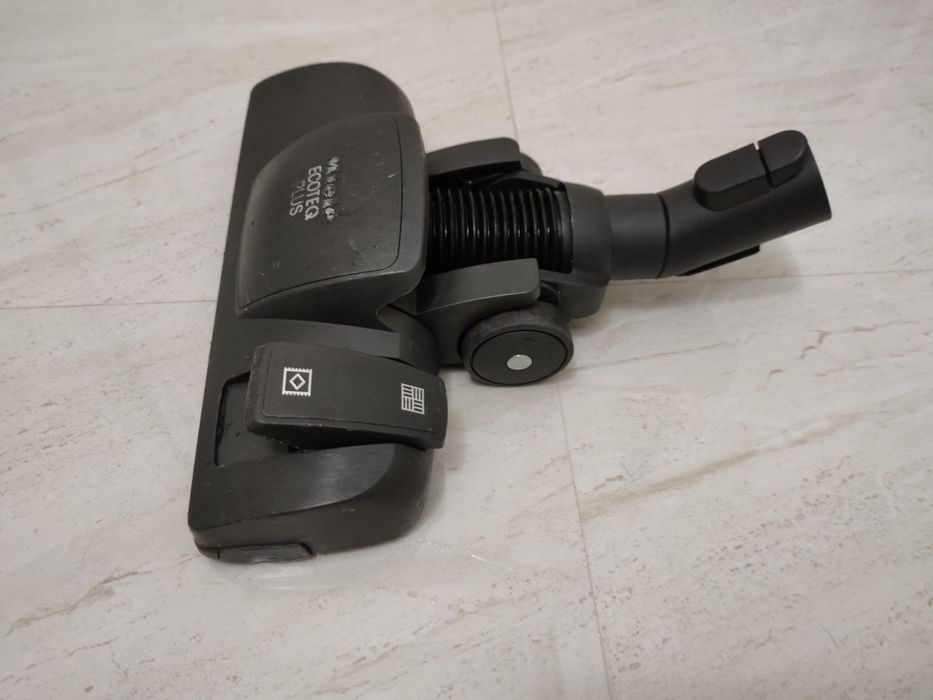 Продавам четка за прахосмукачка Миеле/Miele.